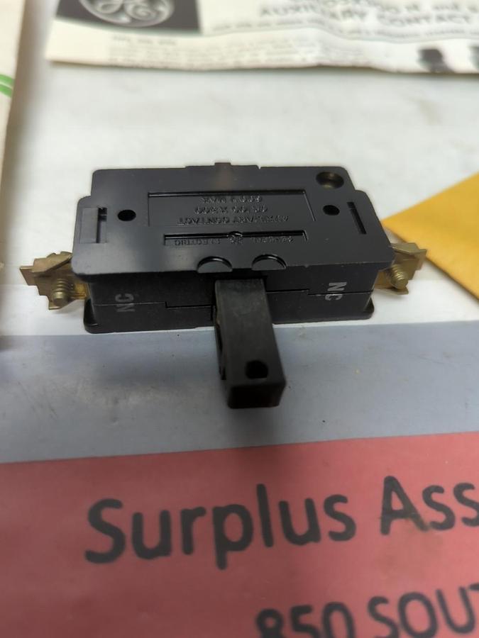 GENERAL ELECTRIC,CR105X300P,SINGLE CIRCUIT AUX CONTACT KIT FOR SIZE 3-4 NOS