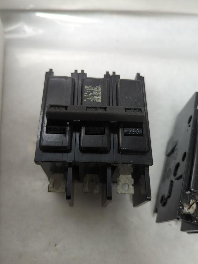 Used SIEMENS,QB3B090,CIRCUIT BREAKER 90 AMP 3-POLE LOT OF 2 PRE-OWNED