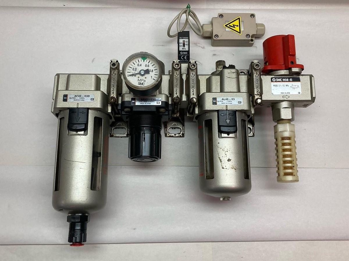 Used SMC,AF40-03D,Pneumatic Filter Assembly w/AR40-03G amd AL40-03