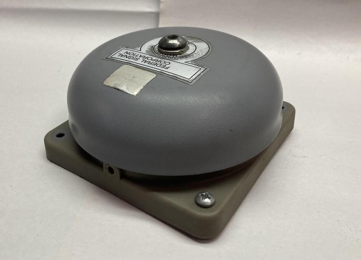 Used Federal Signal,Model: 500,Bell Buzzer 120 Volts .08 Amps Series A1