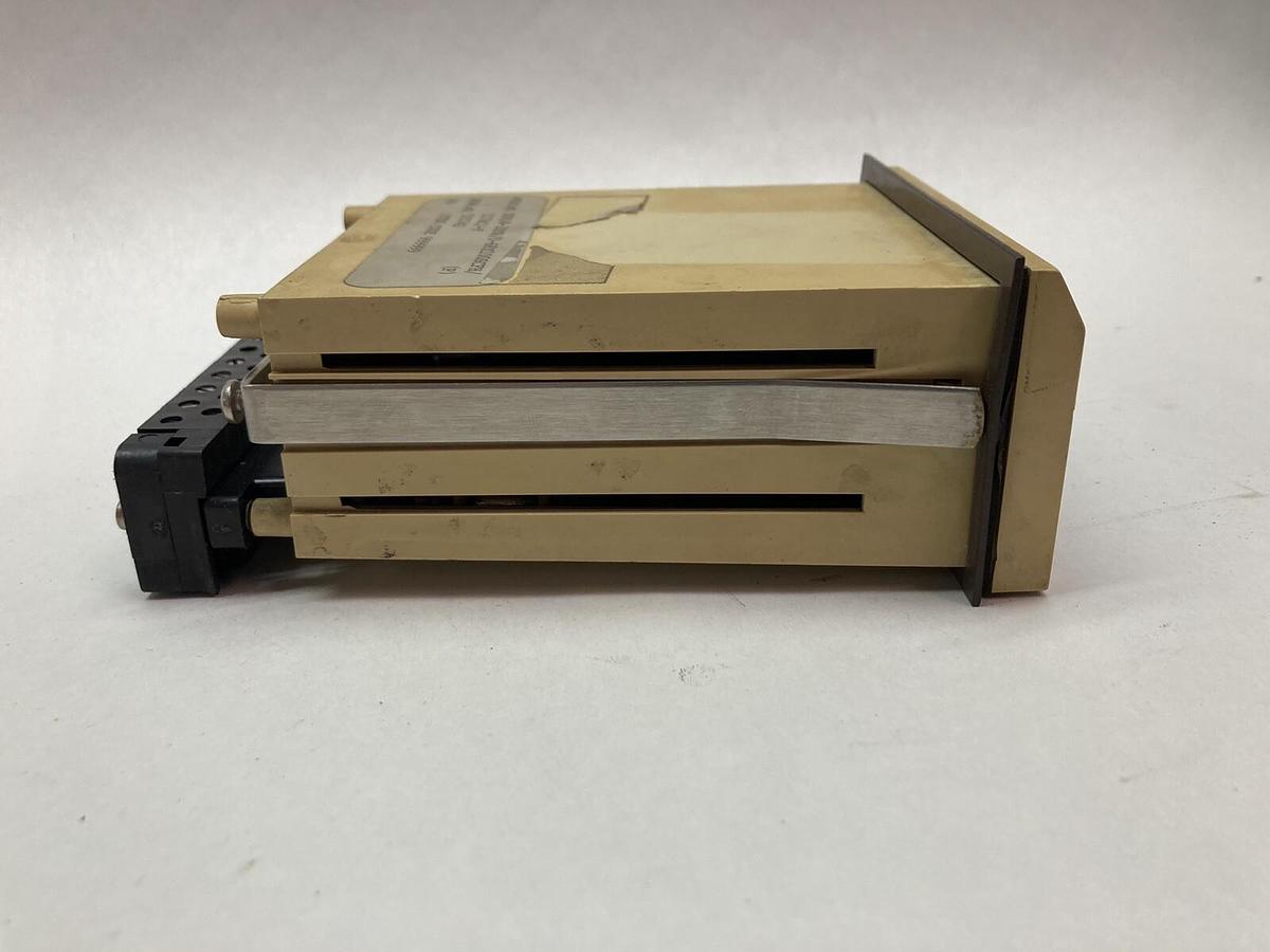 Used Moore Industries,DSM/4-20MA/0-68x100SCFH/117AC/-F,Digital GPM Meter