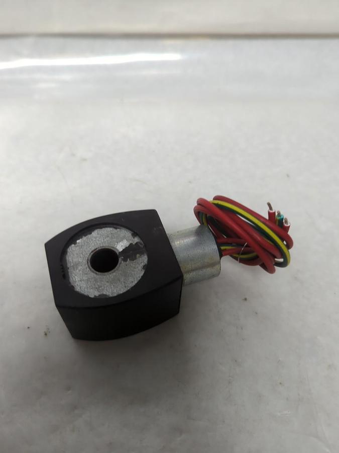 Used ASCO,238214-032-D,SOLENOID VALVE 120/60 110/50 FT PRE-OWNED