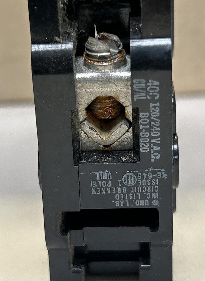 Used SIEMENS,BQ1-B020,CIRCUIT BREAKER 20A 120/240V 1P LOT OF 8