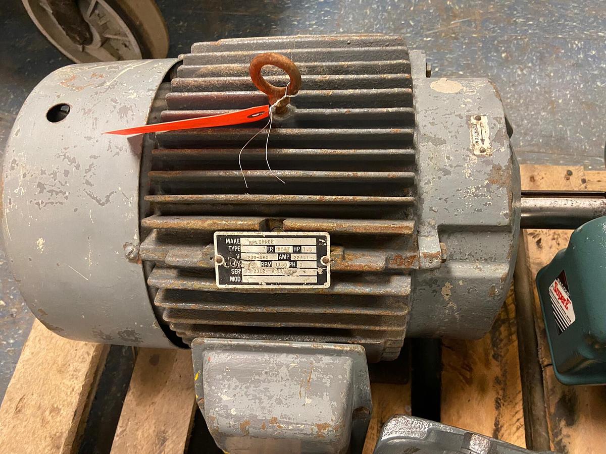 Used RELIANCE,254T,7.5HP MOTOR 1150RPM 230/460v FRAME 254T