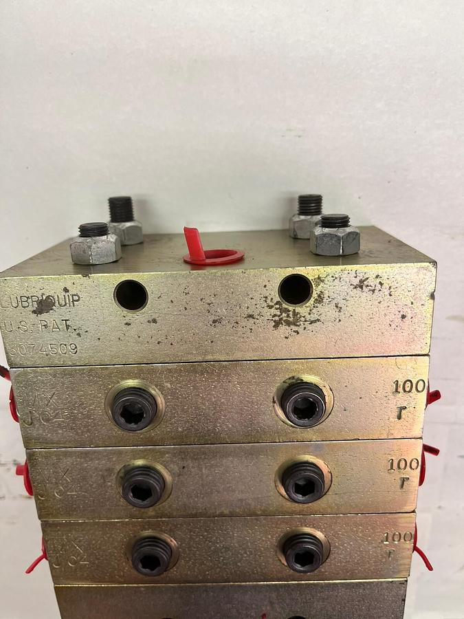 Used LUBRIQUIP,MXJ-04-100T,THREE VALVE BANK
