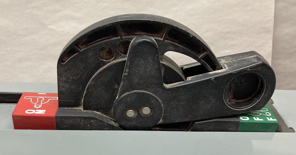 Used Allen-Bradley,2100 2192F,18 Inch 100A MCC Disconnect Feeder Bucket