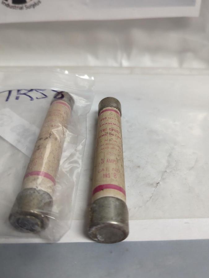 Used GOULD SHAWMUT,TRS8,TRI-ONIC 8 AMP FUSE LOT OF 2 PRE-OWNED