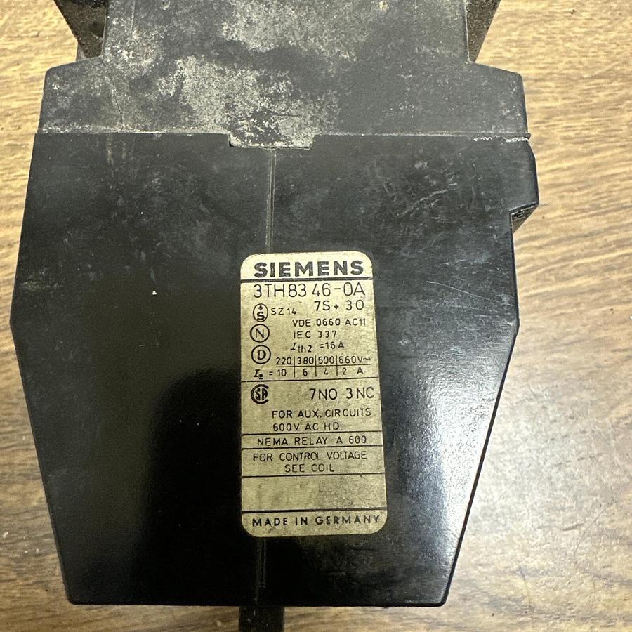 Used Siemens,3TH83-460A,Contactor with 220V coil