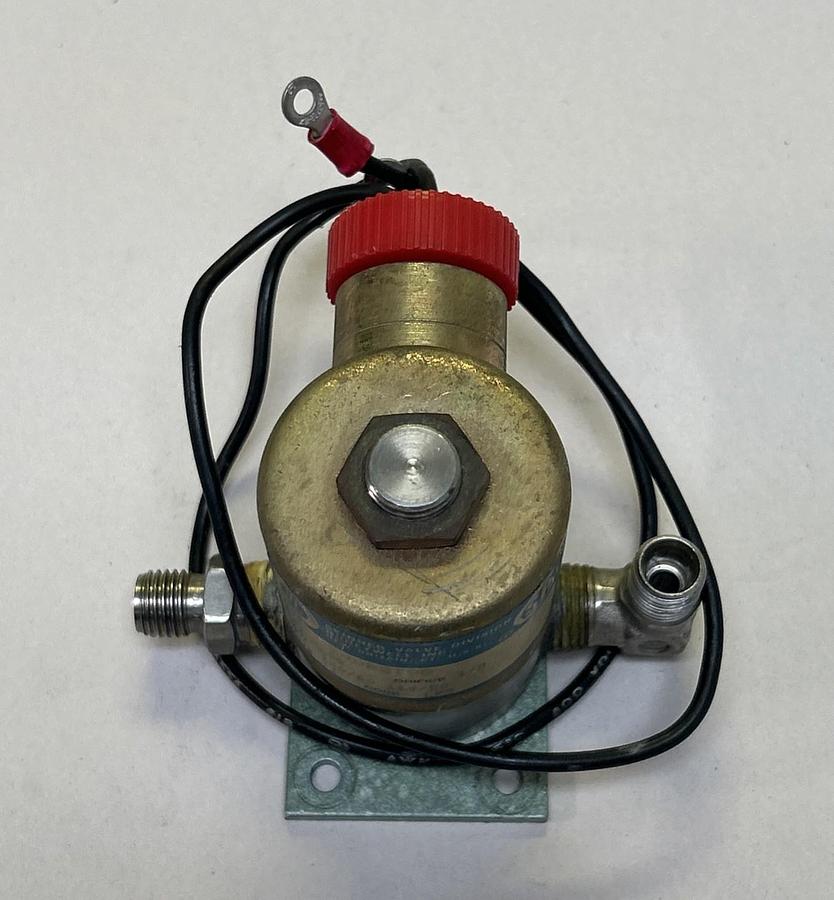 Used SKINNER VALVE,V52DB2100,SOLENOID VALVE 1/8 IN ORIFICE 100PSI 110/120V