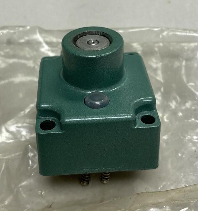 Numatics,230-235A,Solenoid Light Assembly 125VAC