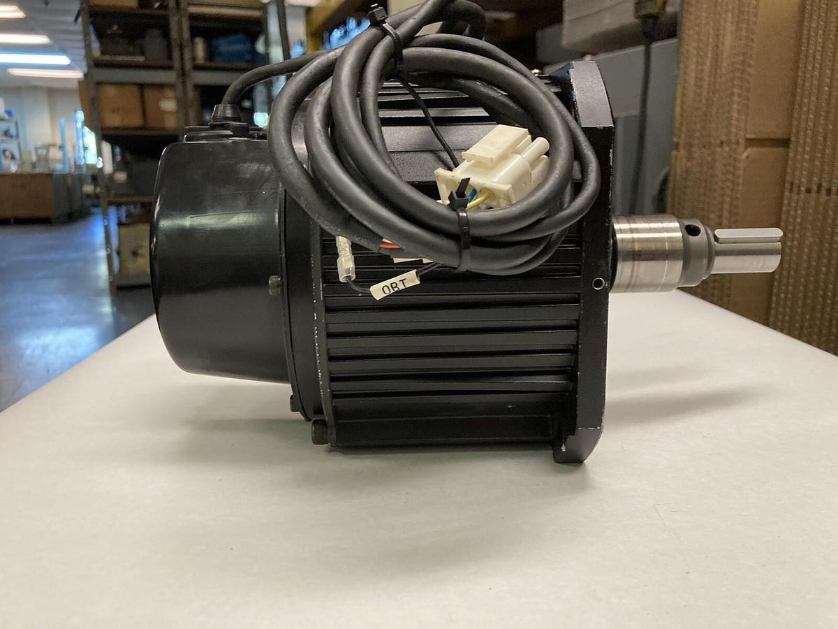 Used Yaskawa Electric,SGMDH-12A2A-YRA1,AC Servo Motor