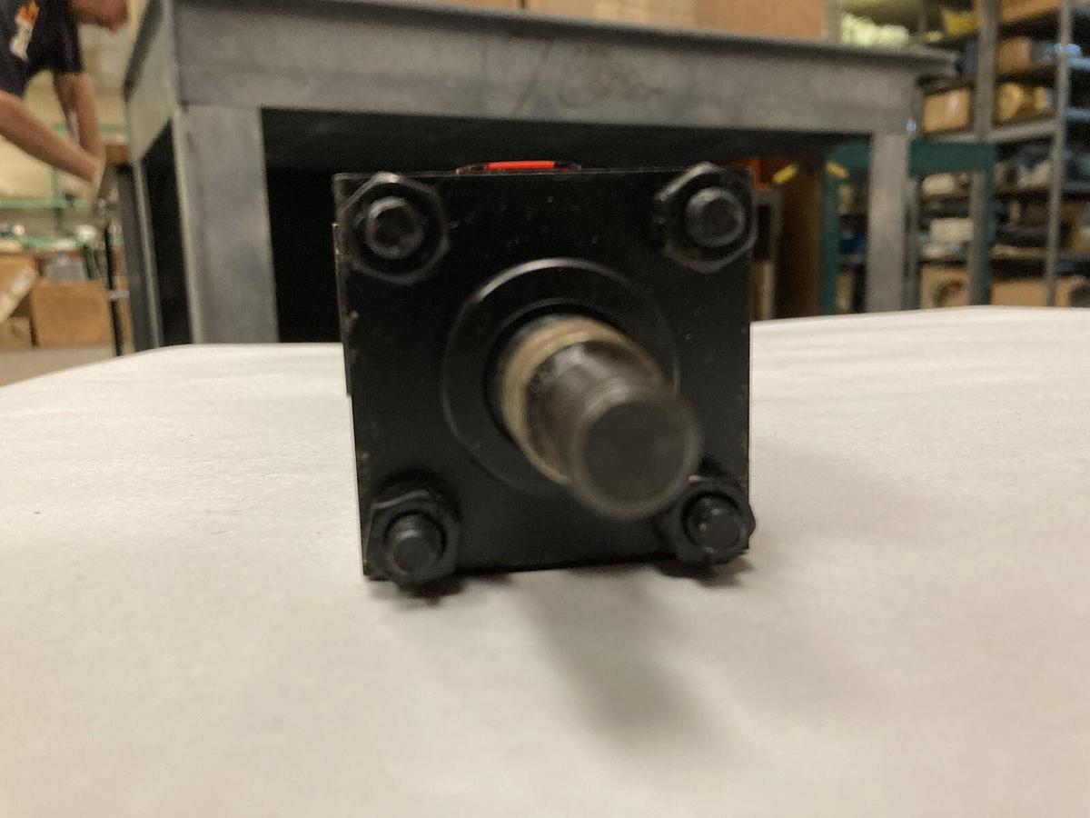 Used Hydro-Line,R5FD-1.5X2-N-.63-2-N-N-N-1-1,Pneumatic Air Cylinder