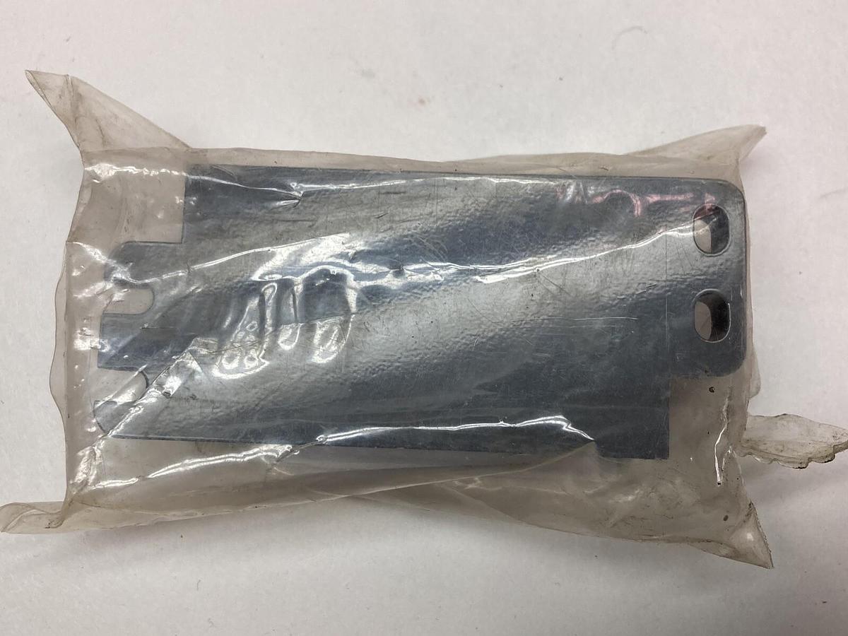 Used Numatics,103-546,Pneumatic Manifold Block