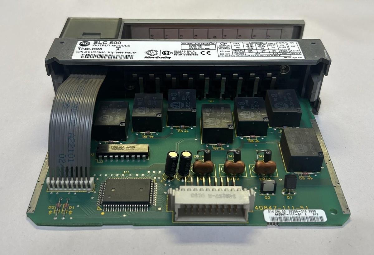 Used ALLEN BRADLEY,1746-OX8,SLC500 OUTPUT MODULE