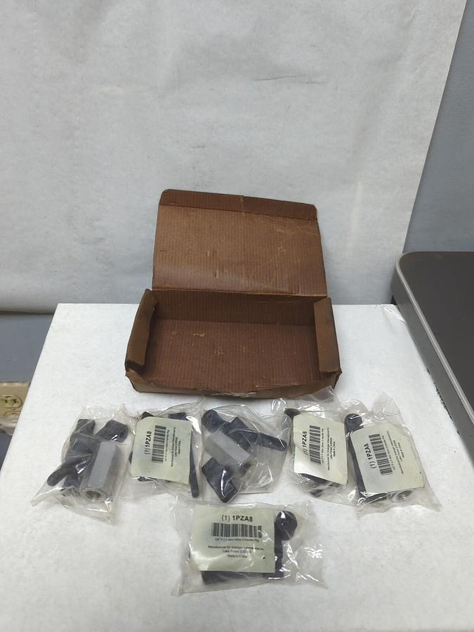 GRAINGER,1PZA8,MINI INLINE BALL VALVE WITH 3 HANDLES LOT OF 6 NOS