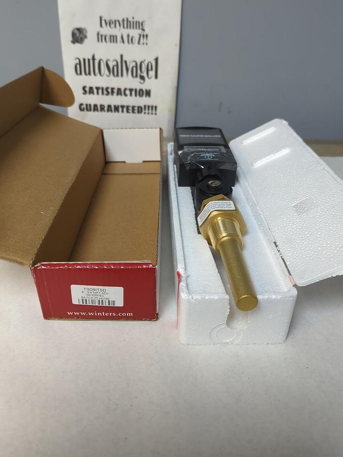 WINTERS,TSD9ITSD,SOLAR DIGITAL THERMOMETER 9 INCH 3/4 INCH NPT  -50/320F & C NEW