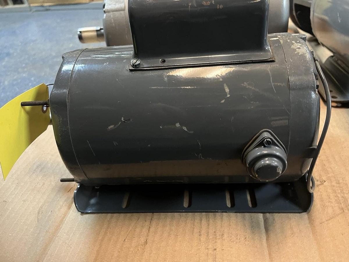 Used BALDOR,CHC3562A,MOTOR 1/2HP 825RPM 115/230V 1PH 56Z