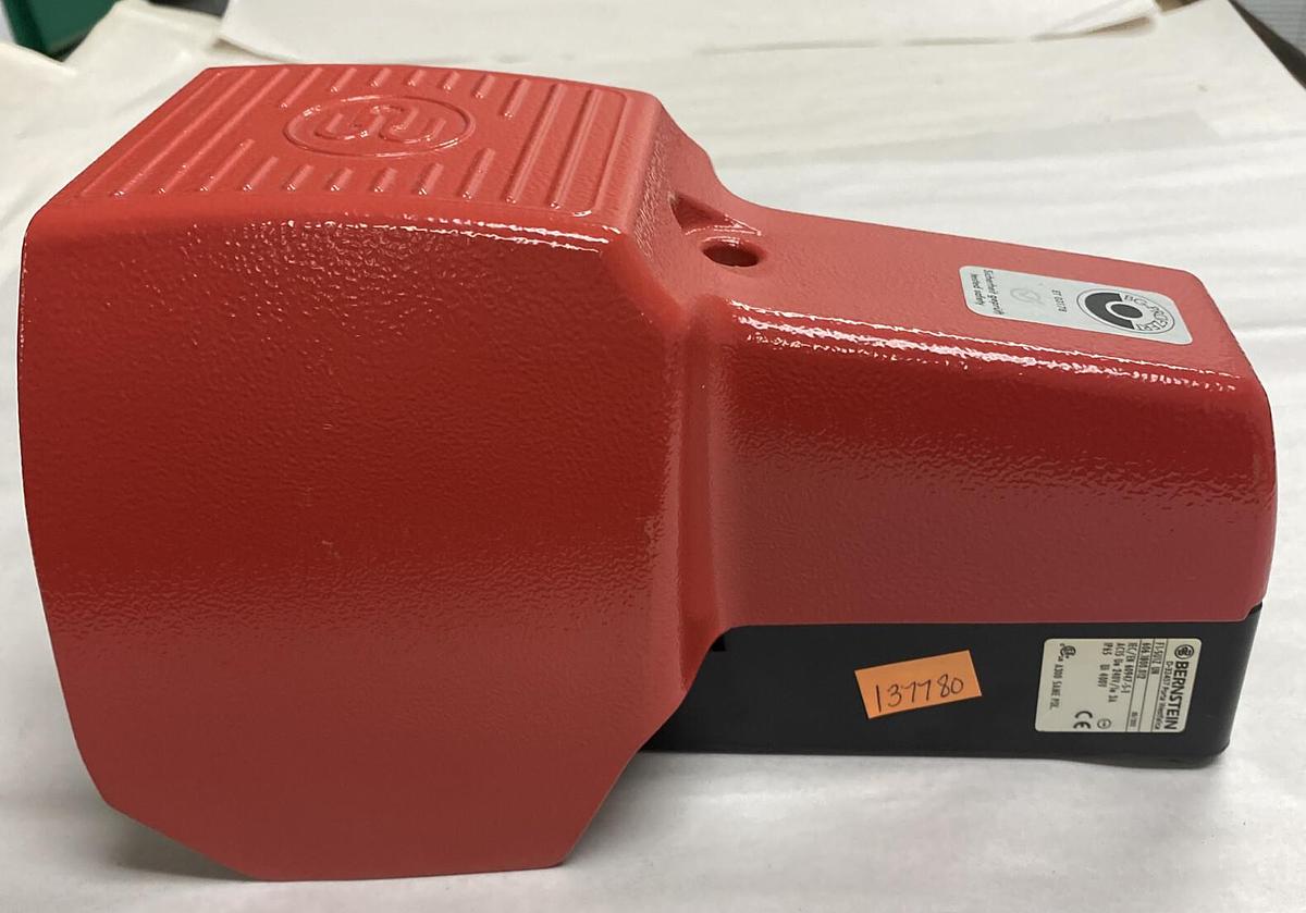 Bernstein,F1-SU1Z UN,Industrial Heavy Duty Foot Switch NOS