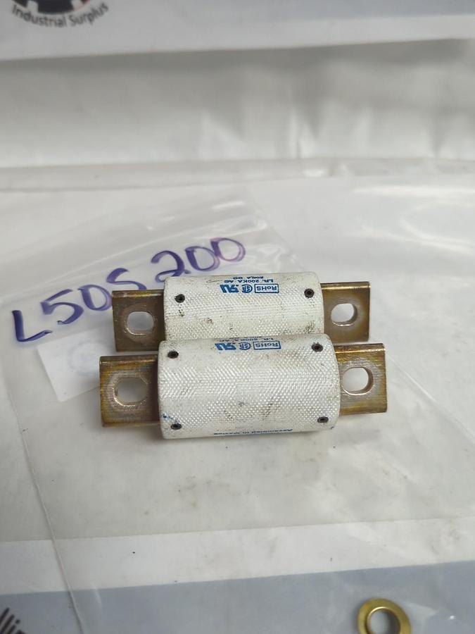 Used LITTELFUSE,L50S-200,SEMICONDUCTOR 200 AMP FUSE LOT OF 2 PRE-OWNED
