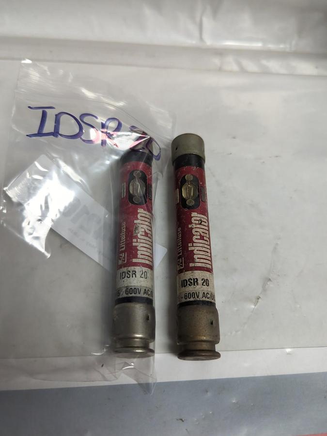 Used LITTELFUSE,IDSR-20,INDICATOR FUSE 20 AMP LOT OF 2 PRE-OWNED
