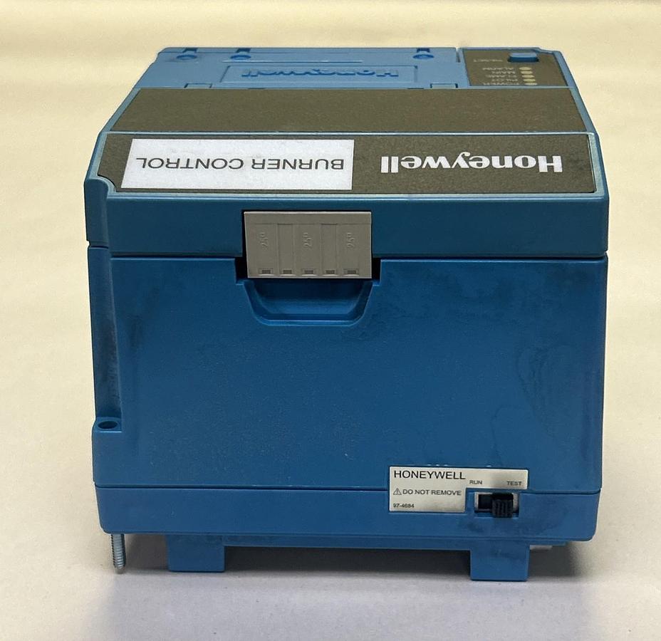 Used HONEYWELL,RM7890A1056,PRIMARY BURNER CONTROL RELAY MODULE