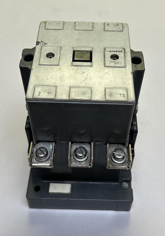 Used SIEMENS,3TB4817-0A,CONTACTOR SIZE 3 600V