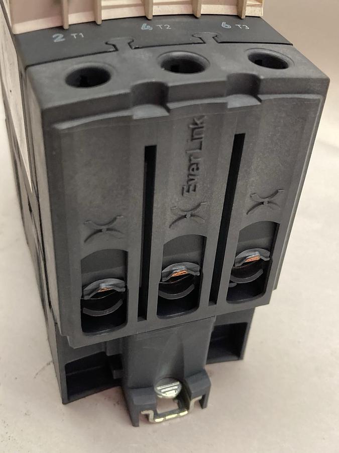 Used Schneider Electric,LC1D65A,TeSys Contactor 80A 6kV