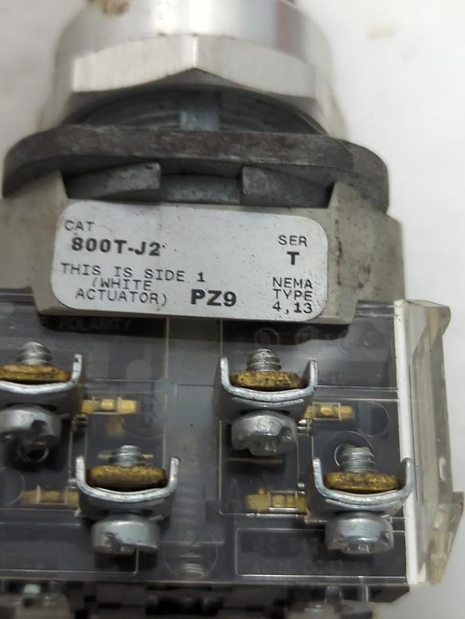 Used ALLEN BRADLEY,800T-J2,SERIES T SELECTOR SWITCH PRE-OWNED