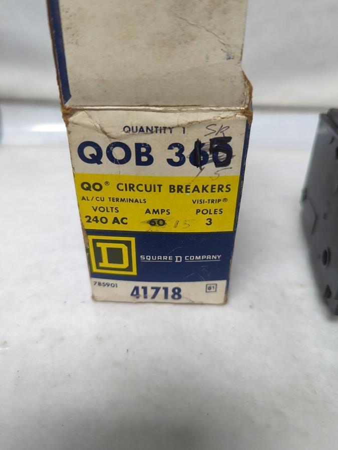 SQUARE D,QOB315,CIRCUIT BREAKER 3-POLE 15 AMP NOS