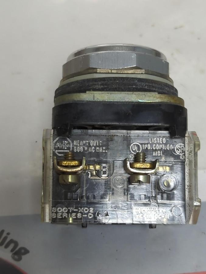 Used ALLEN BRADLEY,800T-A,SERIES T GREEN PUSHBUTTON PRE-OWNED