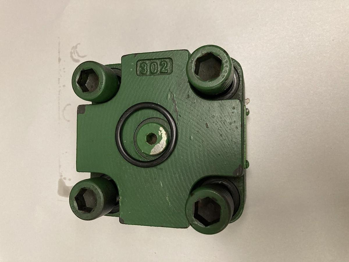 Used Parker,C032AA14N,32MM Cover Assembly