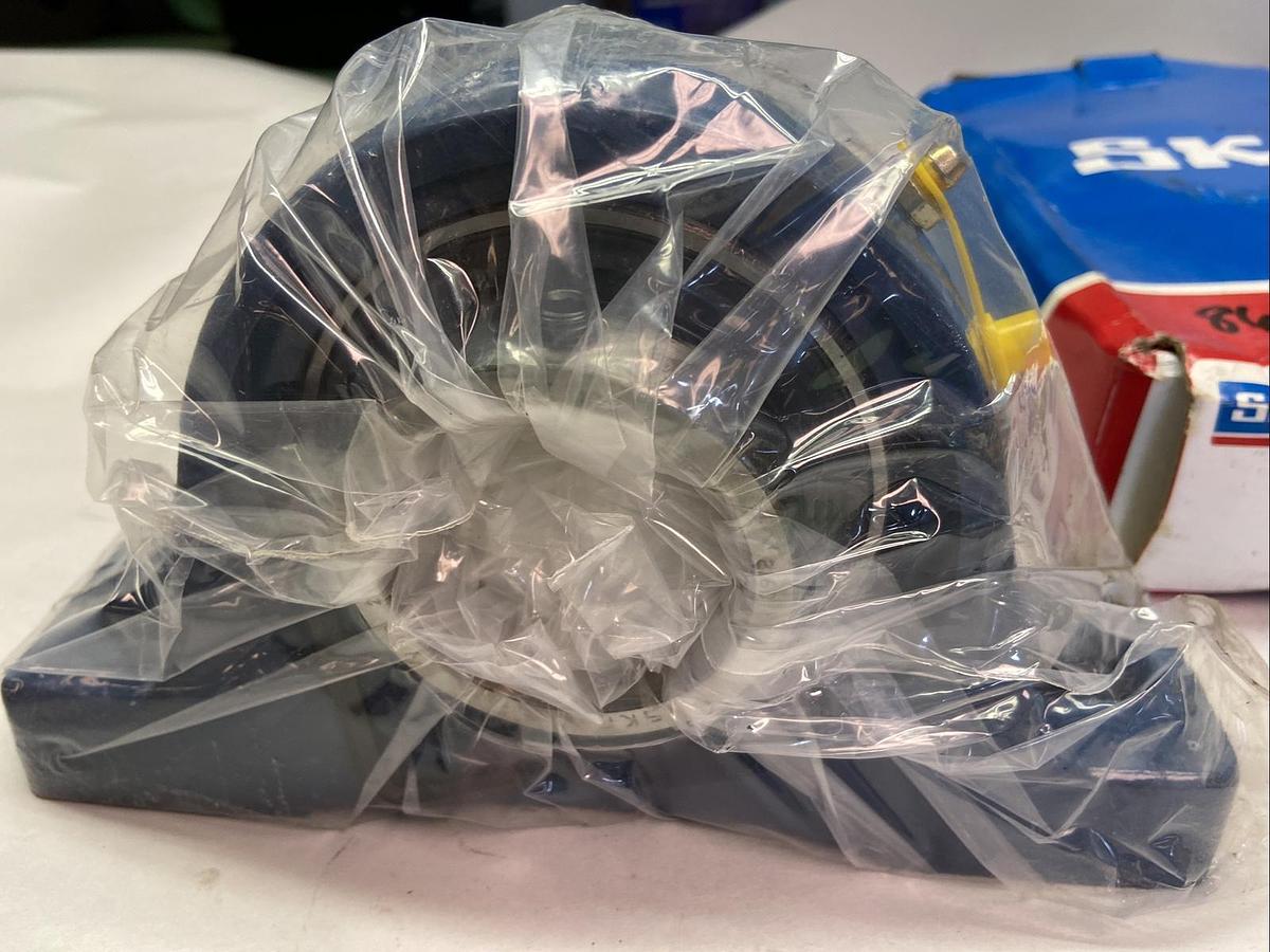 SKF,SY-2.3/16 TF P2B-SC-203,Pillow Block Bearing2-3/16 INCH BORE NOS