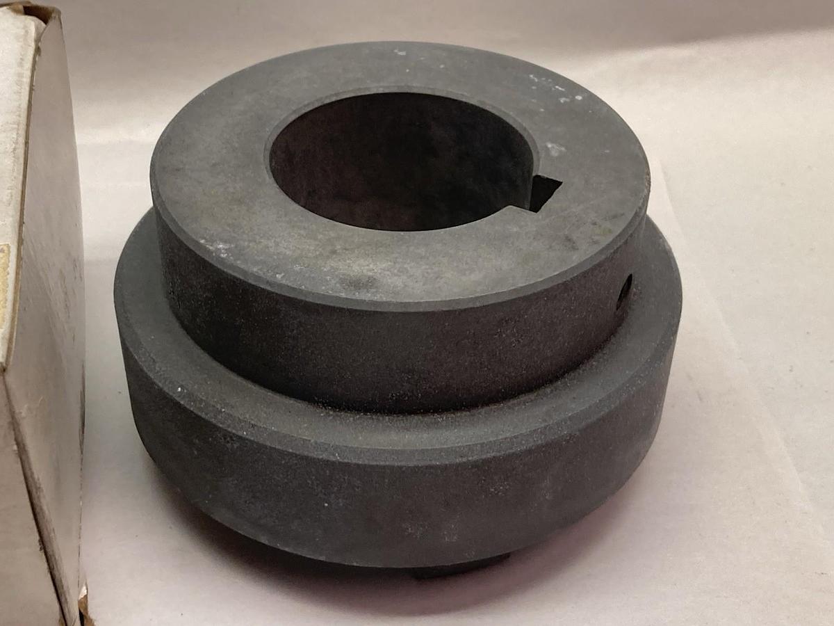 Used Magnaloy,Model M500,Hub 2-1/8 x 1/2 Inch 20416