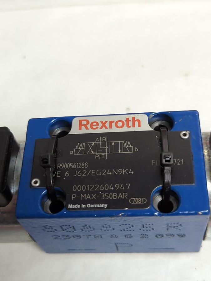 REXROTH,R900561288,SOLENOID VALVE 4WE 6 J62/EG24N9K4 NOS