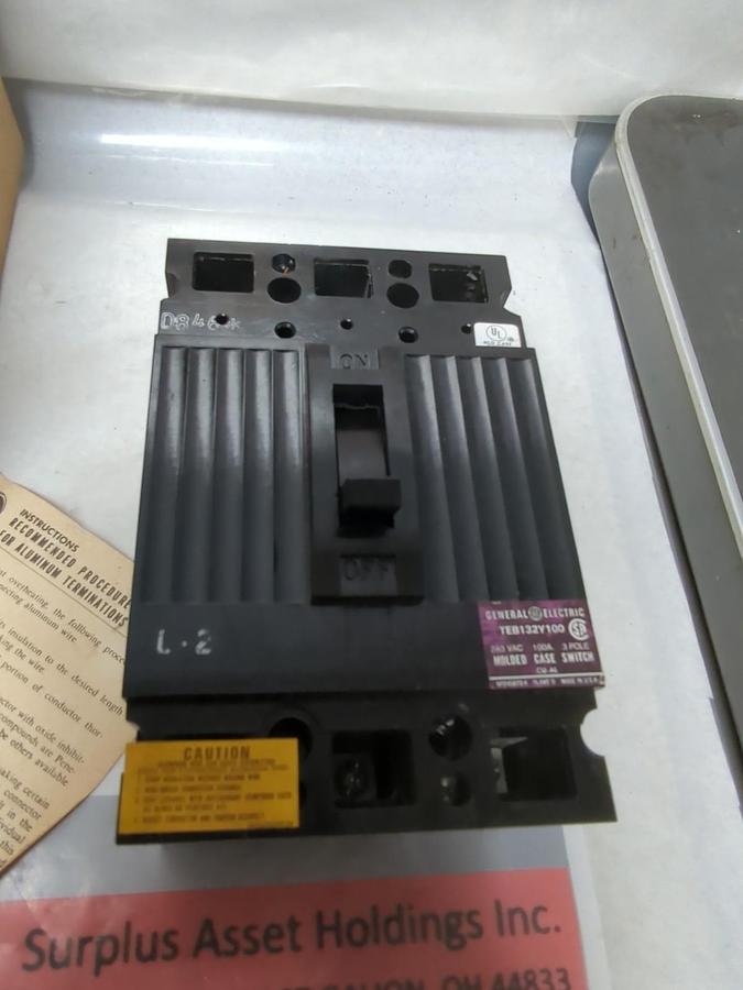 GENERAL ELECTRIC,TEB132Y100,CIRCUIT BREAKER 3-POLE 100 AMP NOS