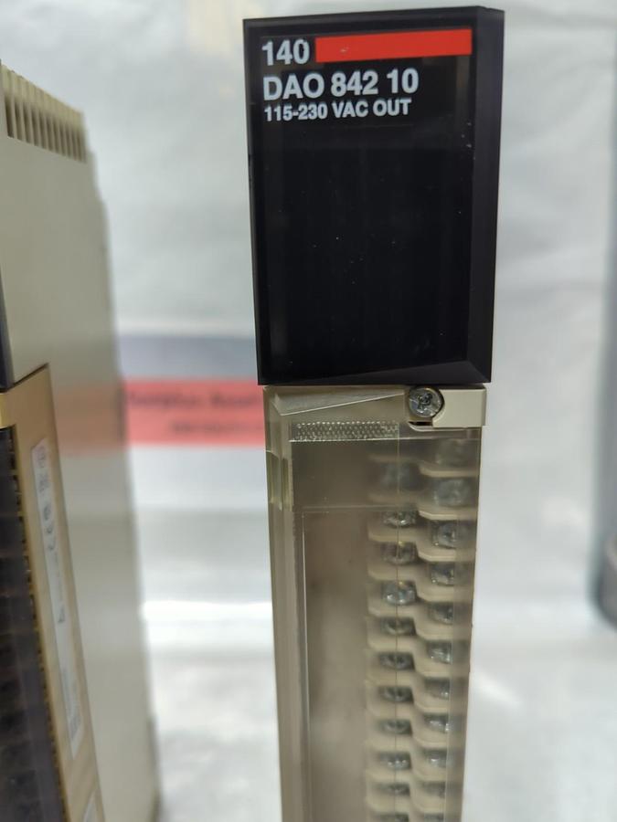 Used SCHNEIDER AUTOMATION,140 DAO 842 10,TSX QUANTUM 115-230 VAC MODULE LOT OF 2 USED