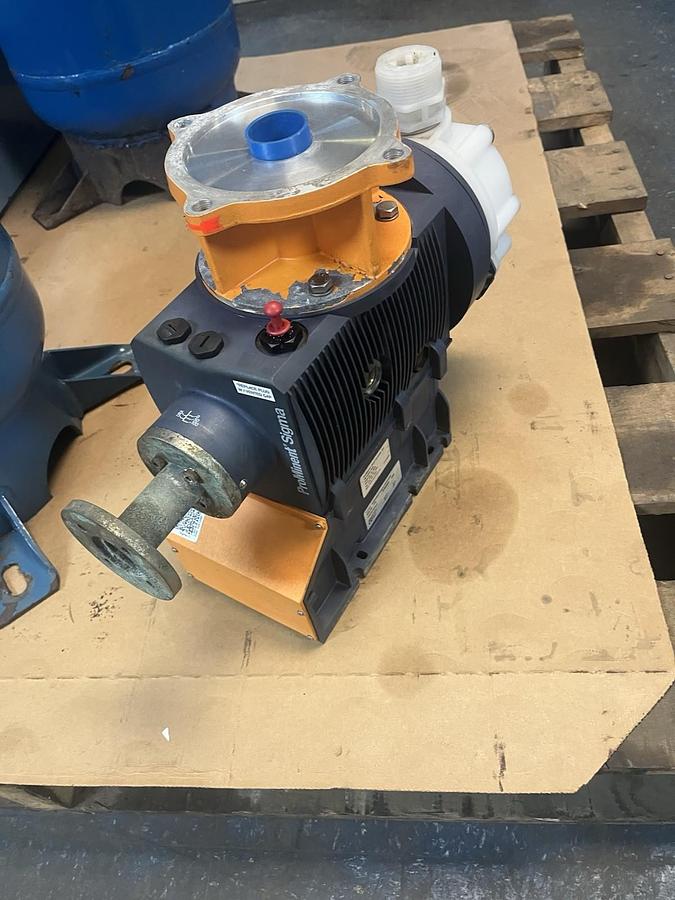 Used PROMINENT,S2BAHM07120PVTS0702006,METERING DOSING PUMP 39.6 GPH