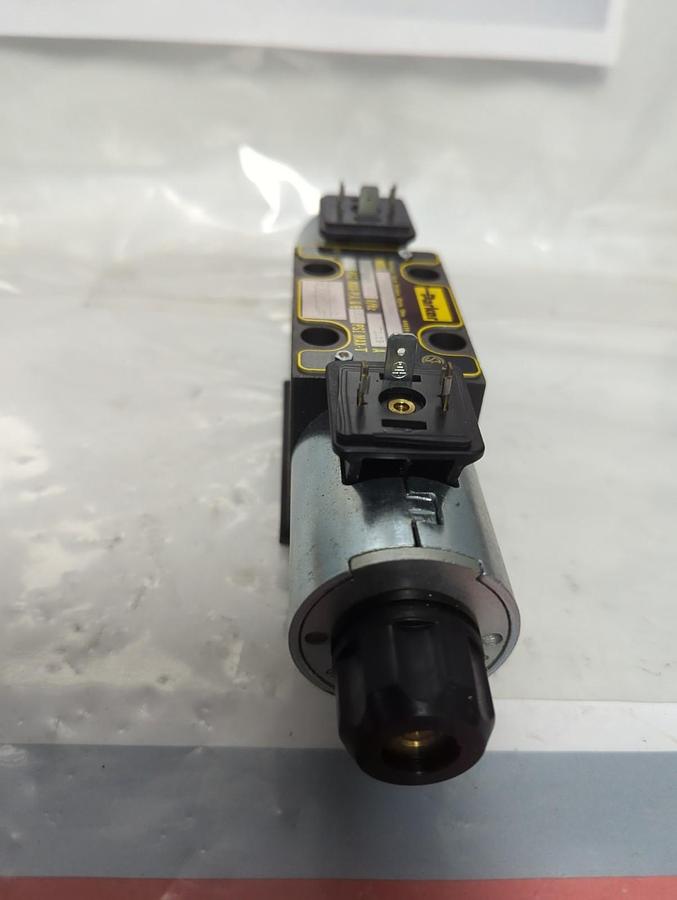 PARKER,DNW004CNJW4,HYDRAULIC SOLENOID VALVE 24VDC NOS