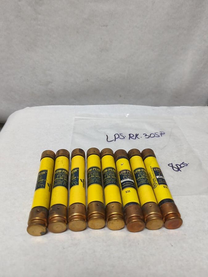 Used COOPER BUSSMANN,LPS-RK-30SP,LOW-PEAK 30 AMP FUSE LOT OF 8 PRE-OWNED