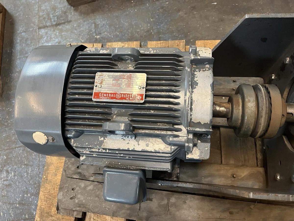 Used PATERSON,IB559NBIUAOOAO4,GEAR REDUCER SHFT DIA 2.75" RATIO 26.56 7.5HP  65.9RPM