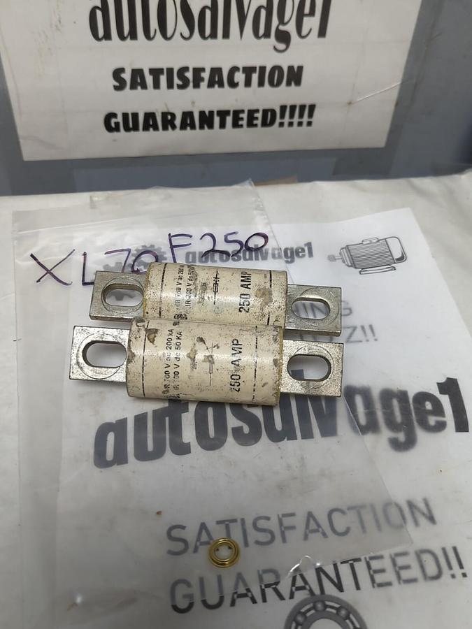 COOPER BUSSMANN,XL70F250,SEMICONDUCTOR 250 AMP FUSE LOT OF 2 NOS