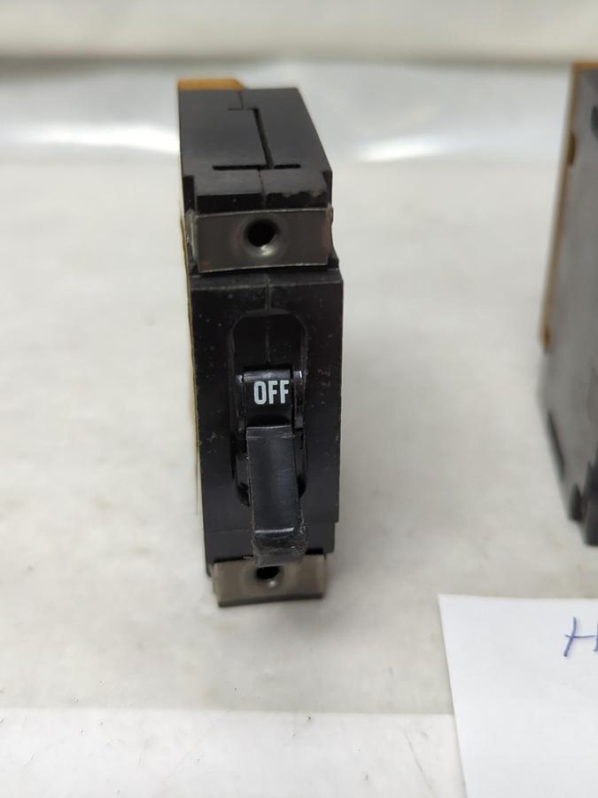 Used HEINEMANN,AM1-Z174-5,CIRCUIT BREAKER 10A 125VAC LOT OF 3 PRE-OWNED