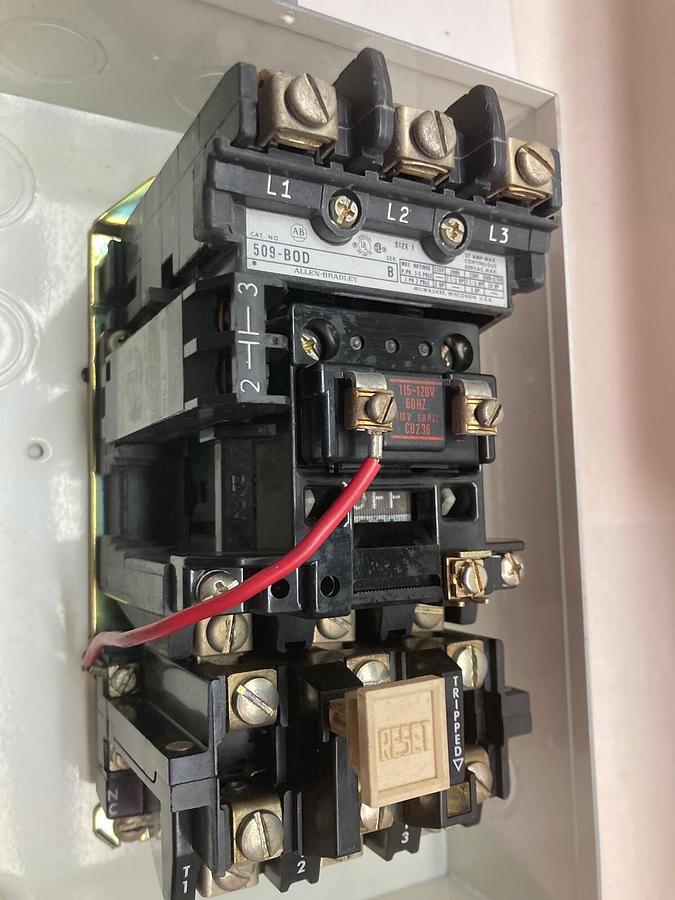 Allen-Bradley,592-BAV-16,3-Pole Overload Relay Enclosure Ser A