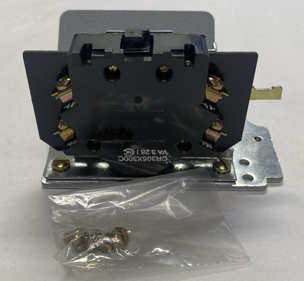 Used GENERAL ELECTRIC,CR305X300C,AUXILIARY CONTACT BLOCK NEW