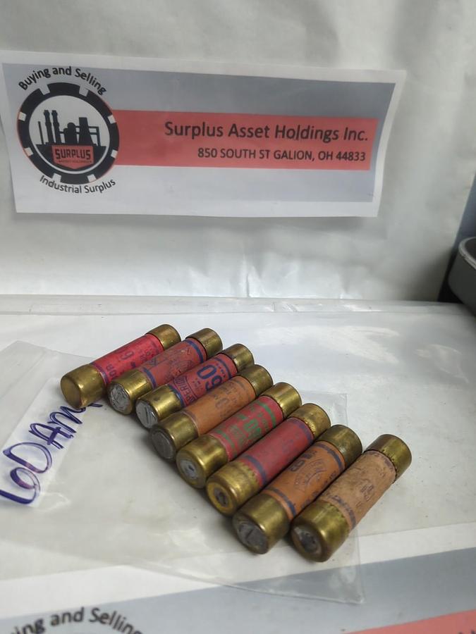 Used ROYAL/ZEM MAJOR,OT60,ONE-TIME 60 AMP FUSE LOT OF 8 PRE-OWNED
