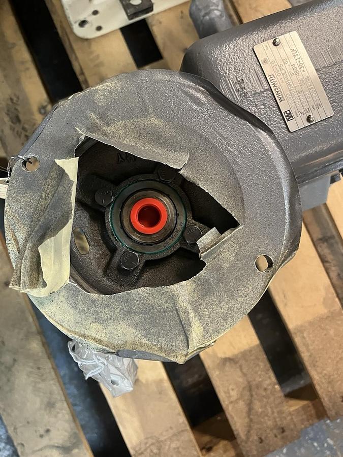 Used WINSMITH,6MCTD,GEAR SPEED REDUCER RATIO 750 INPUT .62HP 1800RPM