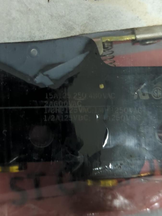 MICROSWITCH,BZ-2RW822-A2,ROLLER LIMIT SWITCH LOT OF 2 NOS