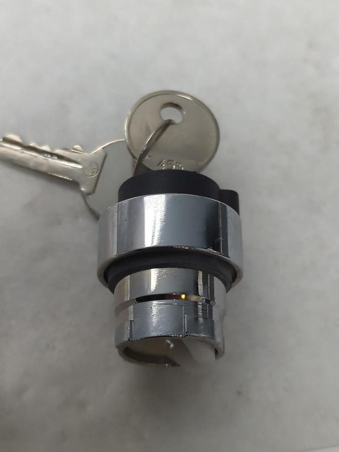 CERUS,CB2BG0,LOCKING OPERATING BUTTON HEAD WITH KEYS NOS