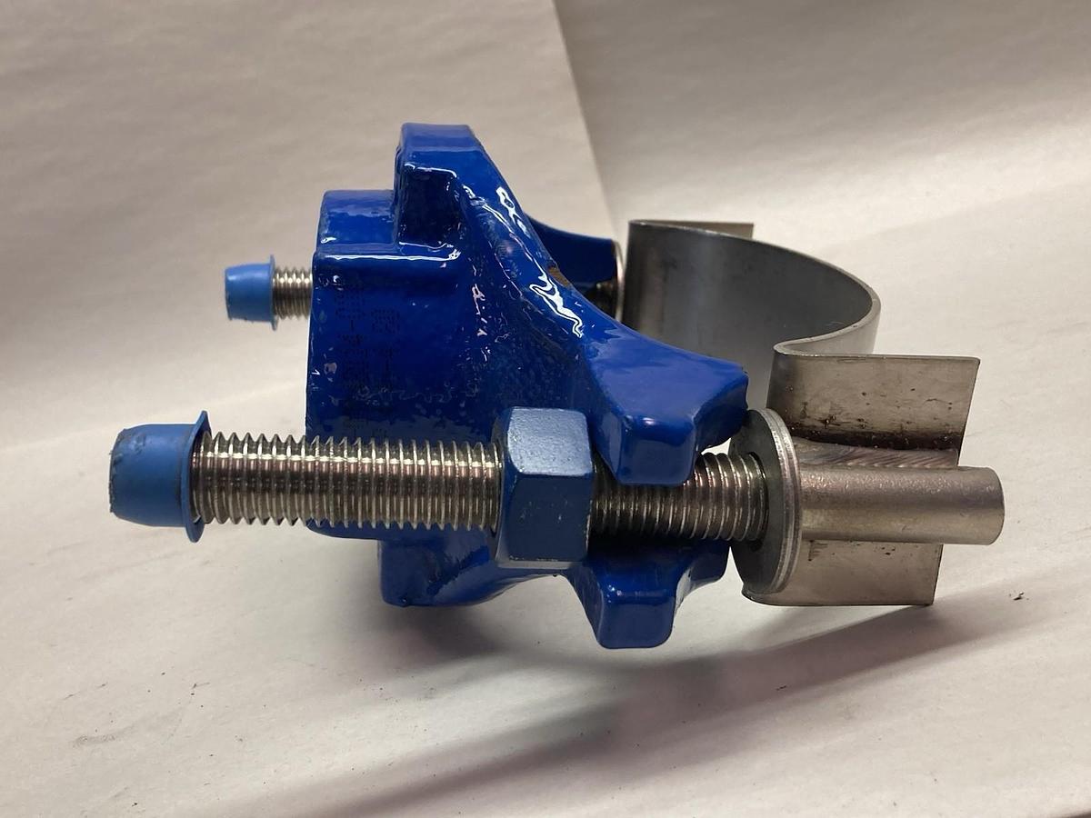 Smith-Blair,SB12009,Service Saddle 2-1/2 Inch Bore