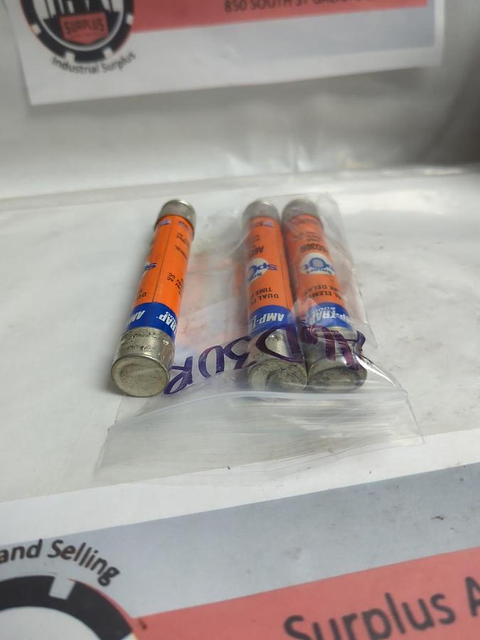 Used FERRAZ SHAWMUT,A6D30R,SMART-SPOT FUSE 30 AMP LOT OF 3 PRE-OWNED